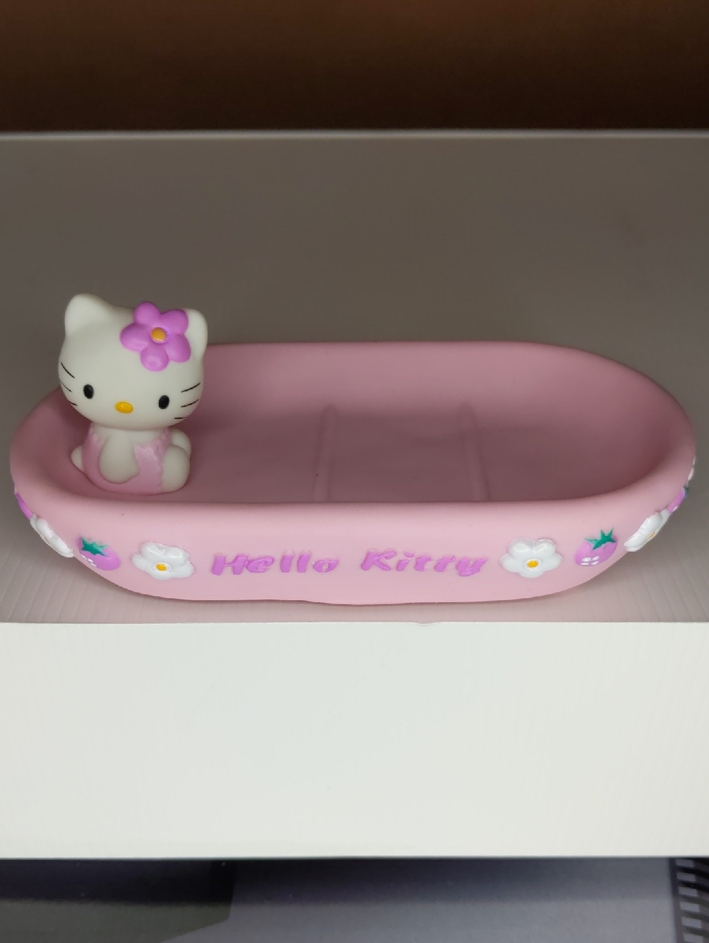 Sanrio Hello Kitty Pink and White Bath Accessory Soap Dish + Free Gift